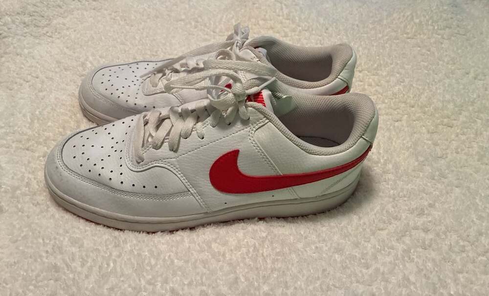 Nike Court Vision Low Size 9.5 White University Red A817